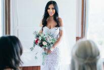 bride hairstyle down with curls